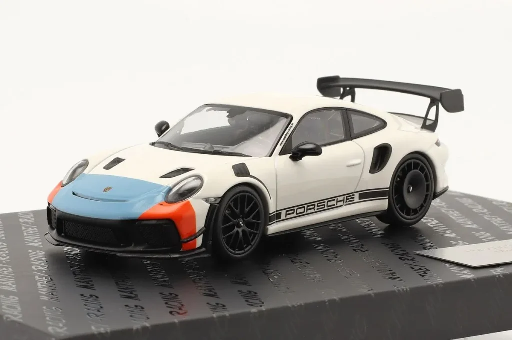 โมเดลรถ 1:43 Porsche 911 (991 II) GT3 RS MR Manthey Racing ปี 2020 สีขาว / ฟ้าอ่อน / ส้ม Minichamps