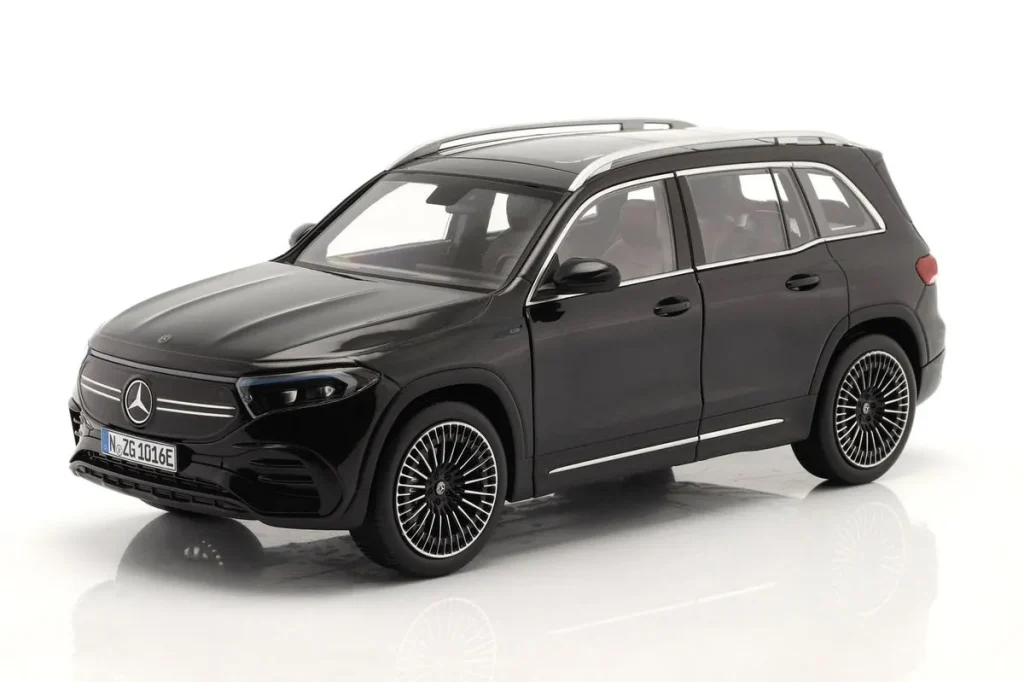 โมเดลรถ 1:18 Mercedes-Benz EQB ปี 2021 สีดำเมทัลลิก NZG