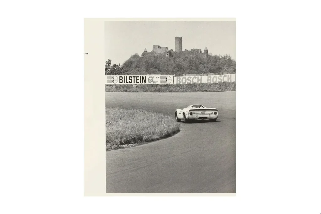 book Weltmeister durch technischen K.O. – Eine Rennsaison mit Porsche (englisch)