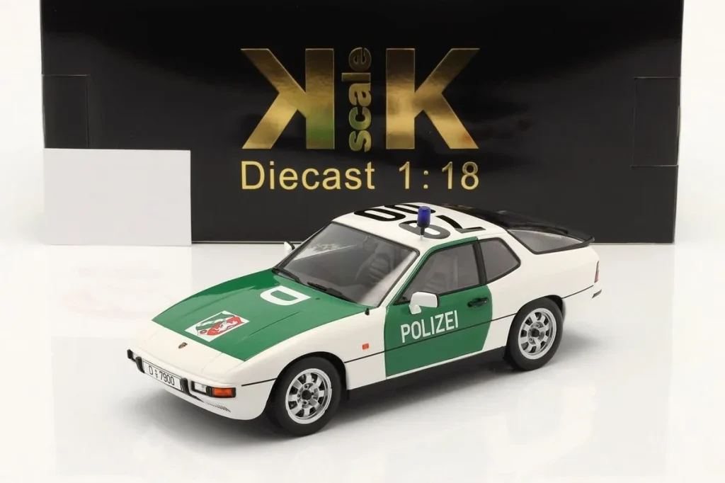车型 1:18 Porsche 924 “Autobahnpolizei Düsseldorf” 年 1985 绿色 / 白色 KK-Scale