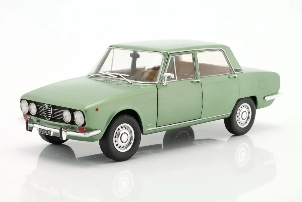 โมเดลรถ 1:18 Alfa Romeo 1750 Berlina 2-Series ปี 1969 สีเขียวมะกอกเมทัลลิก Mitica