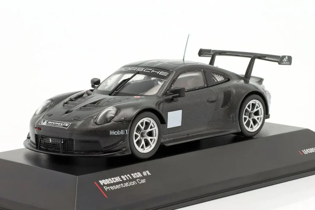Model 1:43 Porsche 911 RSR year 2017 Ixo