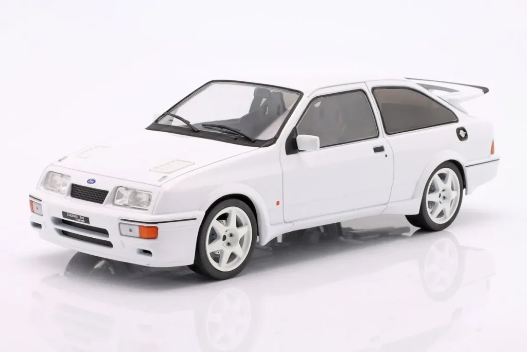 Model 1:18 Ford Sierra RS Cosworth year 1987 white Ixo