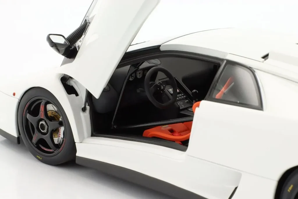 车型 1:18 Lamborghini Diablo SV R 年 1996 白色 (impact white) AUTOart