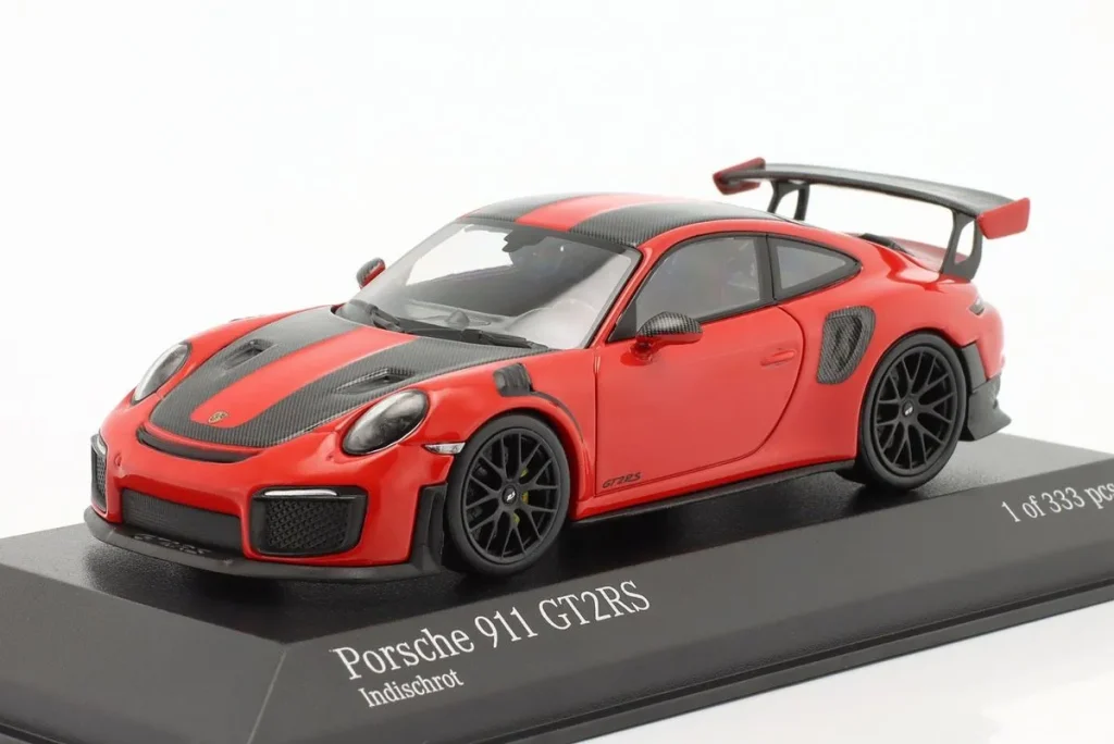 โมเดลรถ 1:43 Porsche 911 (991 II) GT2 RS Weissach-Paket ปี 2018 สีแดงอินเดีย / ดำ ล้อ Minichamps
