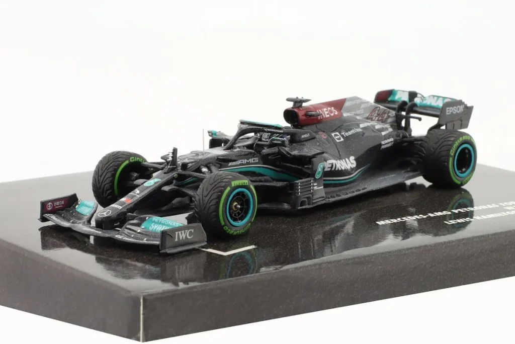 Model 1:43 Mercedes-AMG F1 W12 E Performance “Rain effect” #44 Lewis Hamilton Formula One year 2021 Minichamps