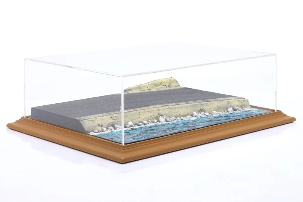 model display case for model 1:24 Atlantic