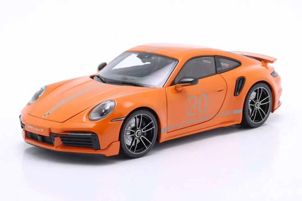 车型 1:18 Porsche 911 (992) Turbo S Sport Design Paket 年 2021 橙色 Minichamps