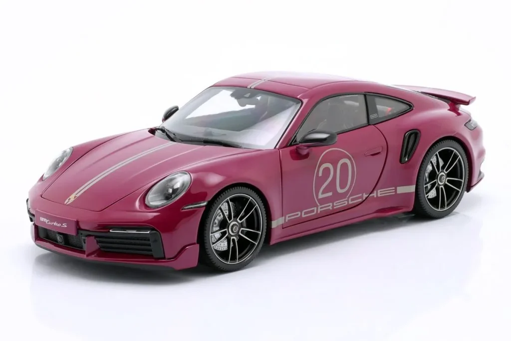 车型 1:18 Porsche 911 (992) Turbo S Sport Design Paket 年 2021 红色 Minichamps