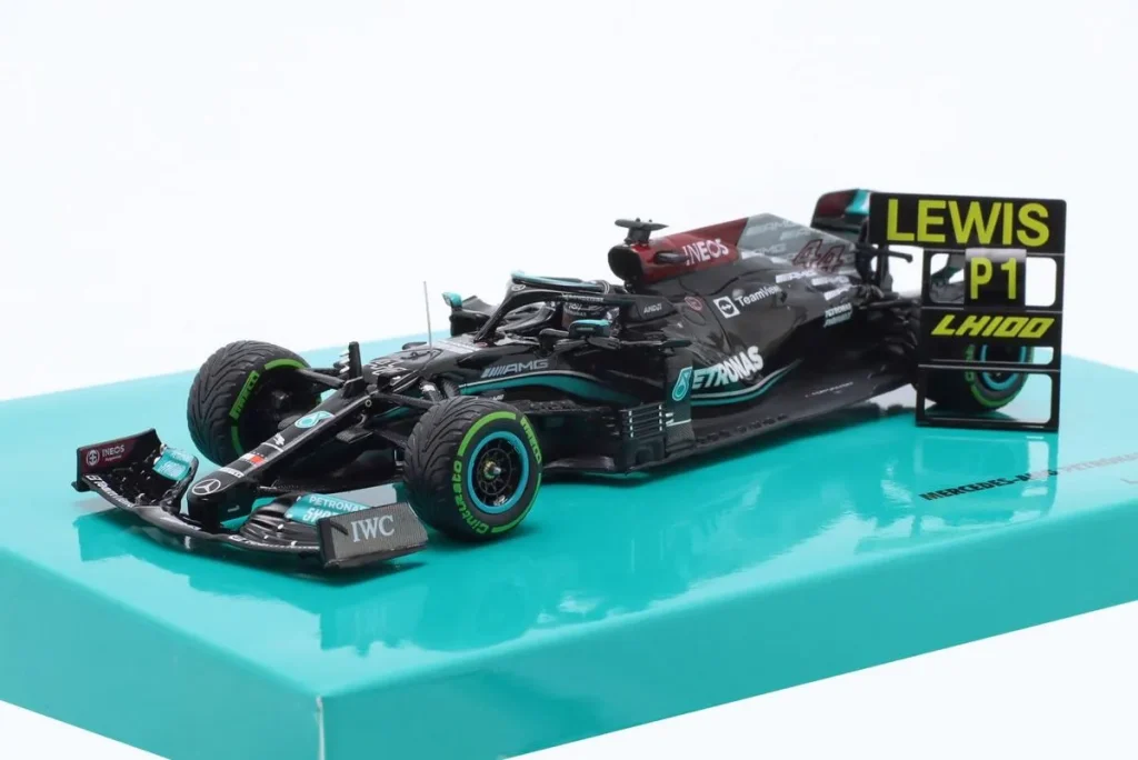 Model 1:43 Mercedes-AMG F1 W12 E Performance #44 Lewis Hamilton Formula One year 2021 Minichamps 413211544