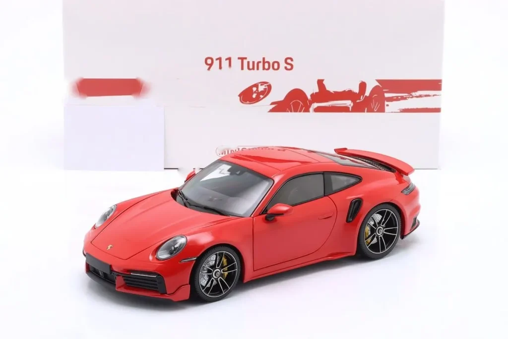 โมเดลรถ 1:18 Porsche 911 (992) Turbo S Coupé Sport Design Paket ปี 2021 สีแดงอินเดีย Minichamps