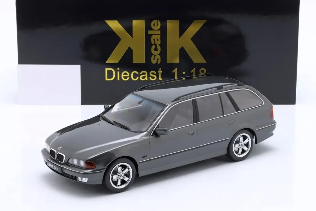 โมเดลรถ 1:18 BMW 540i (E39) Touring ปี 1997 สีเทาเมทัลลิก KK-Scale