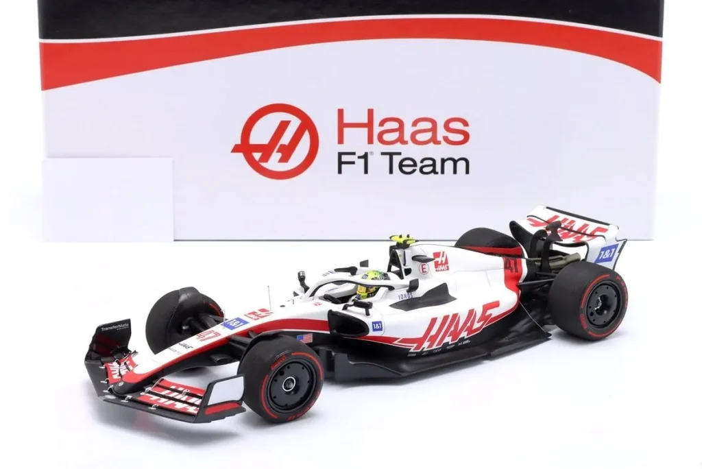 โมเดลรถ 1:18 Haas VF-22 #47 Mick Schumacher ฟอร์มูล่าวัน ปี 2022 Minichamps 147220147