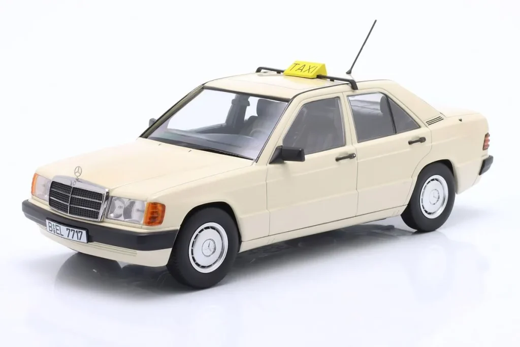 โมเดลรถ 1:18 Mercedes-Benz 190 (W201) Taxi ปี 1993 สีงาช้าง Triple9