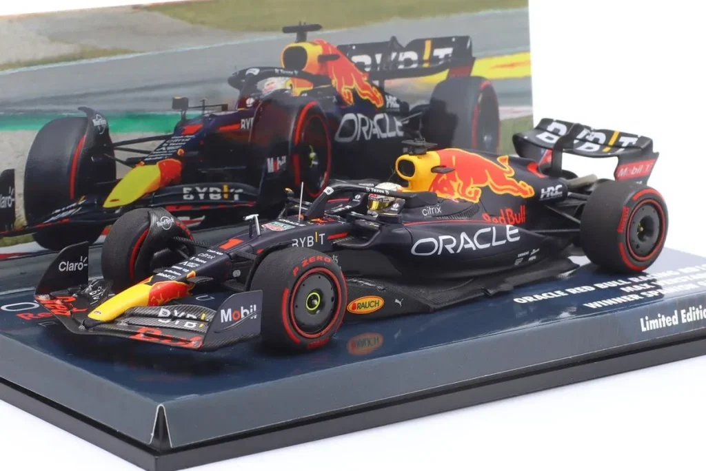 Model 1:43 Red Bull Racing RB18 #1 Max Verstappen Formula One year 2022 Minichamps 447222501