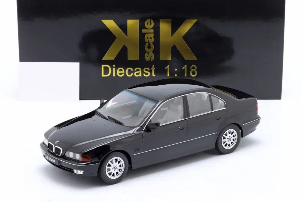 โมเดลรถ 1:18 BMW 528i (E39) Limousine ปี 1995 สีดำเมทัลลิก KK-Scale