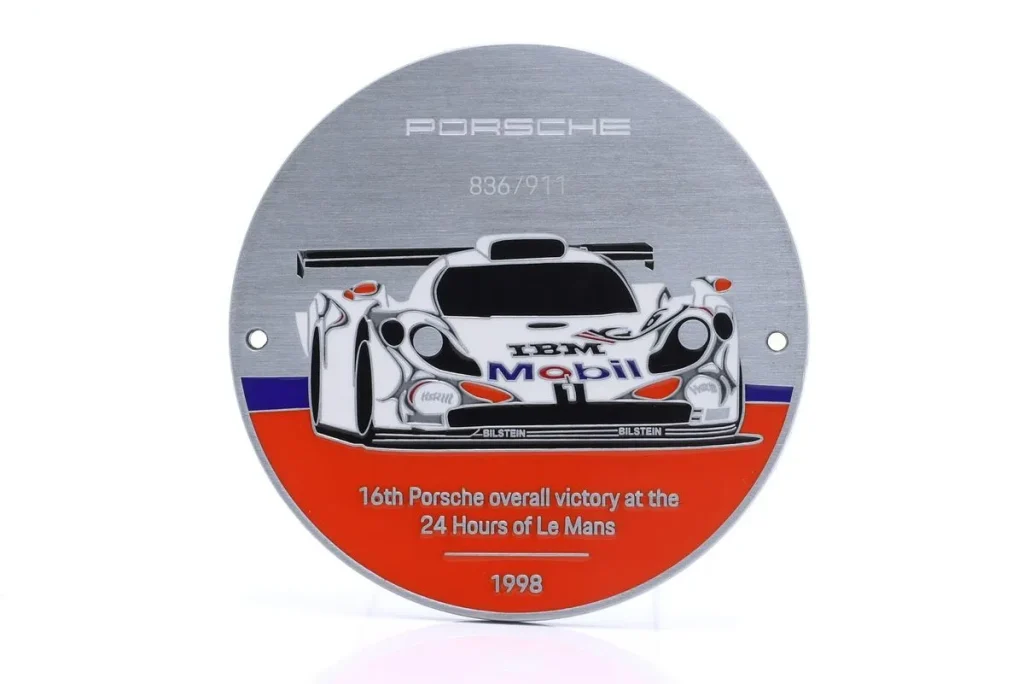 ของที่ระลึก Plakette Kühlergrill Porsche 911 GT1 #26 ผู้ชนะ 24h LeMans 1998