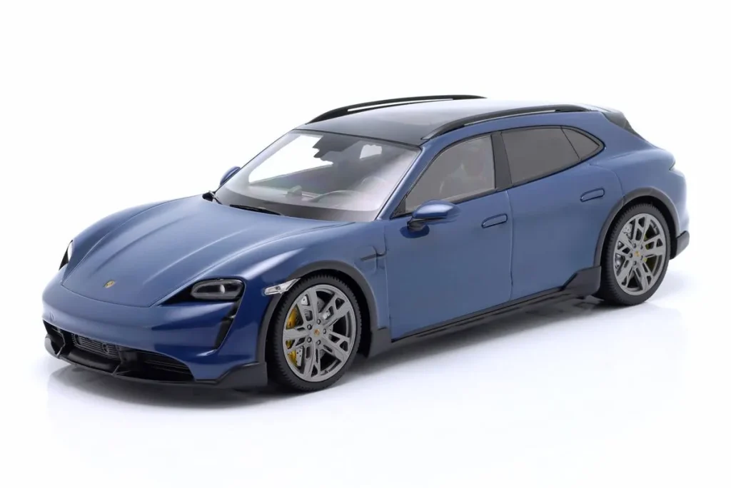 โมเดลรถ 1:18 Porsche Taycan Cross Turismo Turbo S ปี 2021 สีน้ำเงิน Minichamps