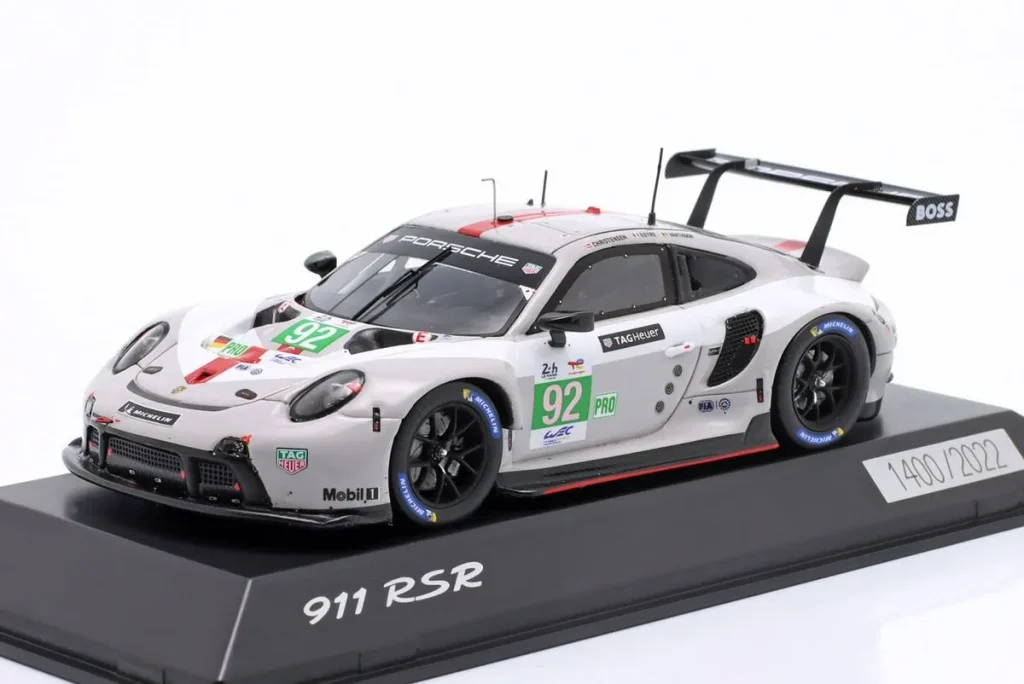 โมเดลรถ 1:43 Porsche 911 RSR-19 #92 Michael Christensen, Kévin Estre, Laurens Vanthoor 24 ชั่วโมง เลอมังส์ ปี 2022 Spark
