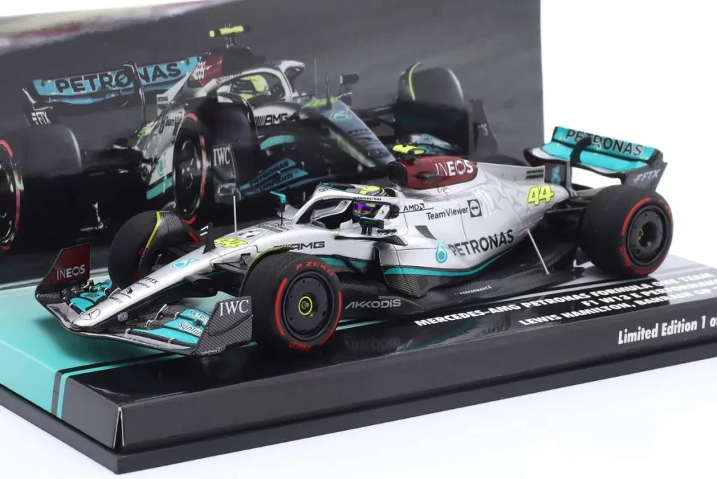 โมเดลรถ 1:43 Mercedes-AMG F1 W13 E Performance #44 Lewis Hamilton ฟอร์มูล่าวัน ปี 2022 Minichamps 447220144