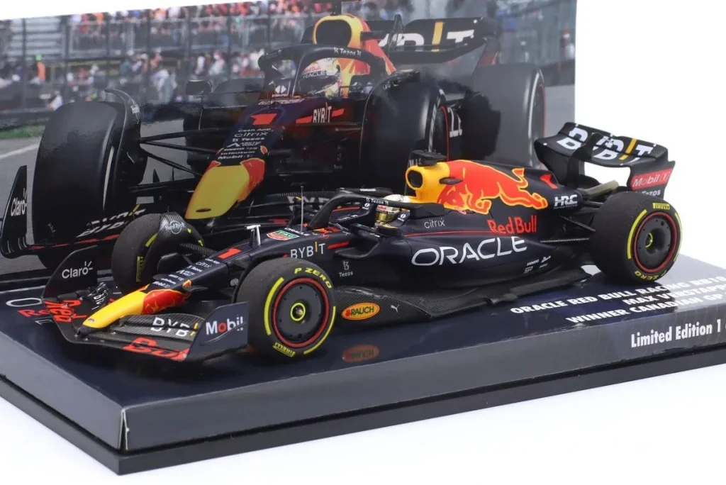 车型 1:43 Red Bull Racing RB18 #1 Max Verstappen 一级方程式年 2022 Minichamps 447220901