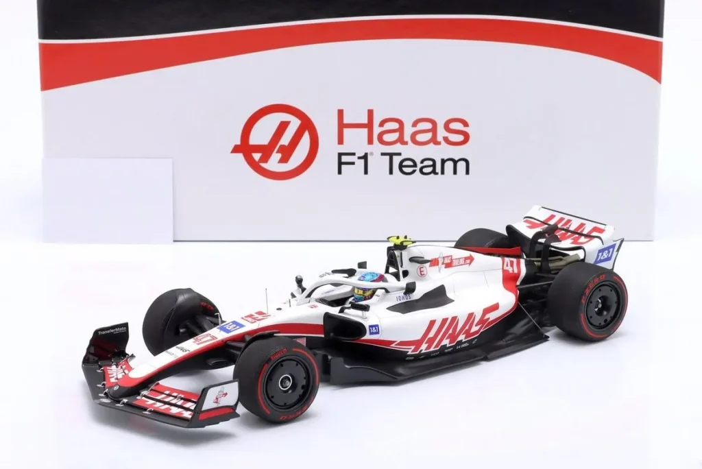 โมเดลรถ 1:18 Haas VF-22 #47 Mick Schumacher ฟอร์มูล่าวัน ปี 2022 Minichamps 147221047