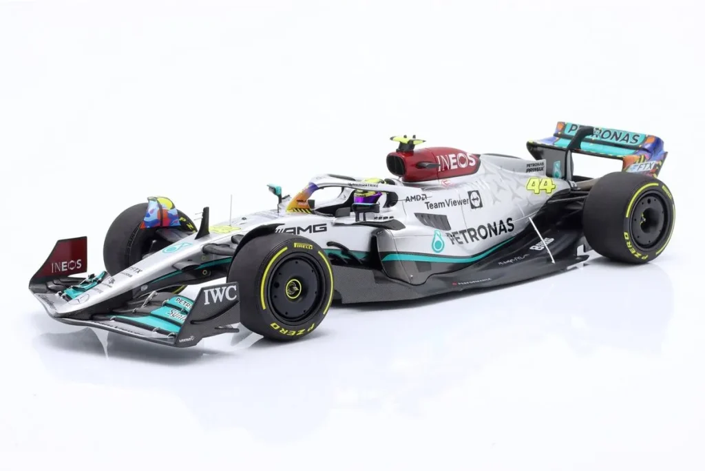 โมเดลรถ 1:18 Mercedes-AMG F1 W13 E Performance #44 Lewis Hamilton ฟอร์มูล่าวัน ปี 2022 Minichamps 110220544