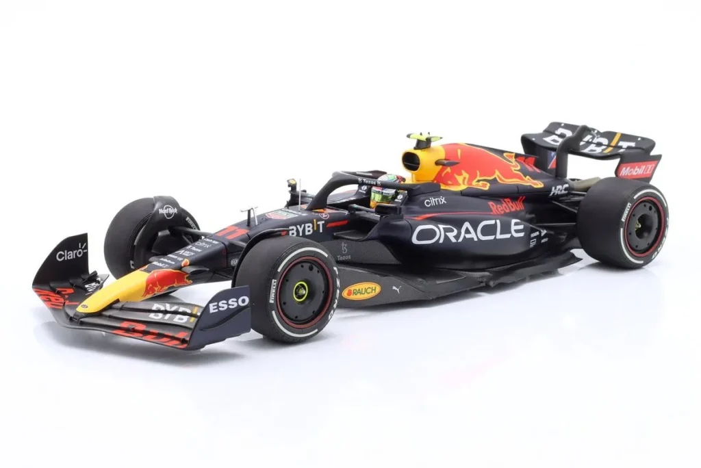 โมเดลรถ 1:18 Red Bull Racing RB18 #11 Sergio Pérez ฟอร์มูล่าวัน ปี 2022 Minichamps 110221411