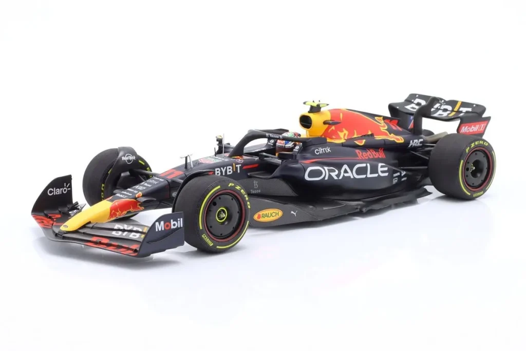 โมเดลรถ 1:18 Red Bull Racing RB18 #11 Sergio Pérez ฟอร์มูล่าวัน ปี 2022 Minichamps 110221711