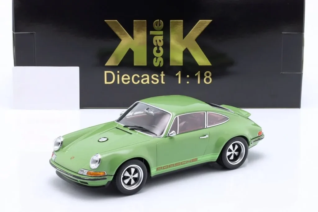 โมเดลรถ 1:18 Singer Coupe Porsche 911 Modification สีเขียว KK-Scale