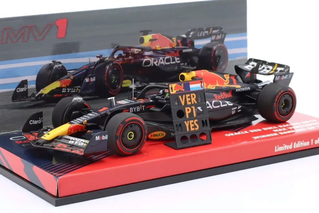 โมเดลรถ 1:43 Red Bull Racing RB19 #1 Max Verstappen ฟอร์มูล่าวัน ปี 2023 Minichamps 447230101