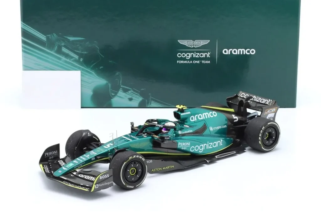 车型 1:18 Aston Martin AMR22 #5 Sebastian Vettel 一级方程式年 2022 Minichamps 147222205
