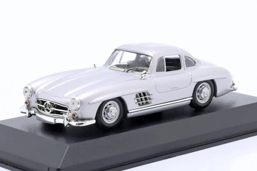 โมเดลรถ 1:43 Mercedes-Benz 300 SL (W198 I) ปี 1955 สีเงิน Minichamps