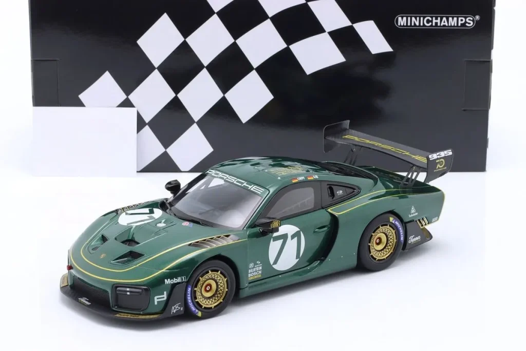 โมเดลรถ 1:18 Porsche 935/19 #71 ปี 2020 Minichamps