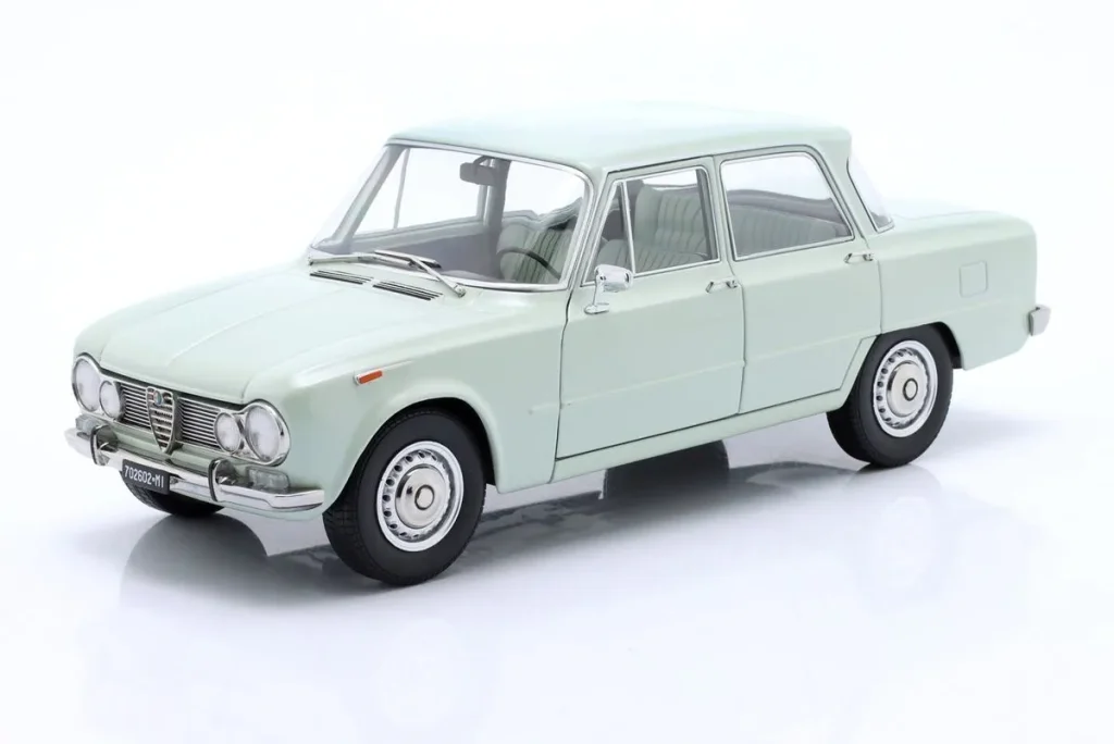 โมเดลรถ 1:18 Alfa Romeo Giulia 1.6 Ti ปี 1962 สีเขียวอ่อน Mitica
