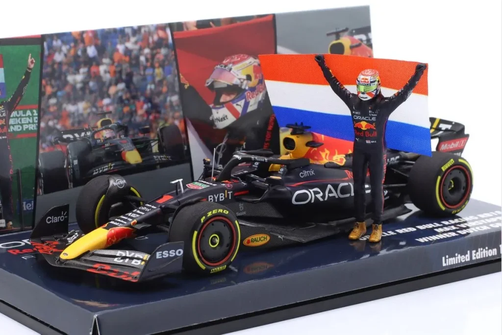 โมเดลรถ 1:43 Red Bull Racing RB18 #1 Max Verstappen ฟอร์มูล่าวัน ปี 2022 Minichamps 447223501