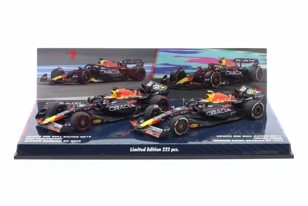 โมเดลรถ 1:43 Red Bull Racing RB19 #1 Max Verstappen #1 / Sergio Perez #11 ผู้ชนะ Bahrain GP / ฟอร์มูล่าวัน แชมป์โลก (Verstappen) & ผู้ชนะ Saudi-Arabien GP ฟอร์มูล่าวัน (Perez) ปี 2023 Minichamps