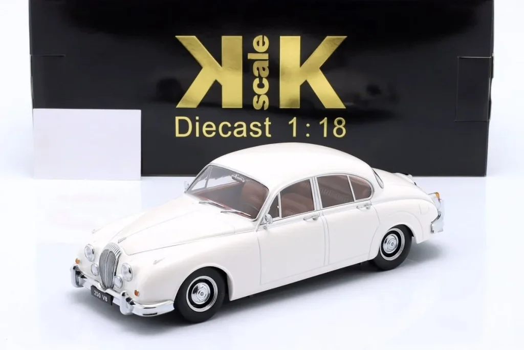 โมเดลรถ 1:18 Daimler 250 V8 LHD ปี 1962 สีขาว KK-Scale