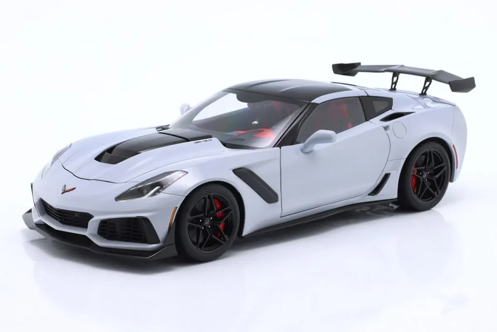 โมเดลรถ 1:18 Chevrolet Corvette C7 ZR1 ปี 2019 สี keramik matrix เทา เมทัลลิก AUTOart