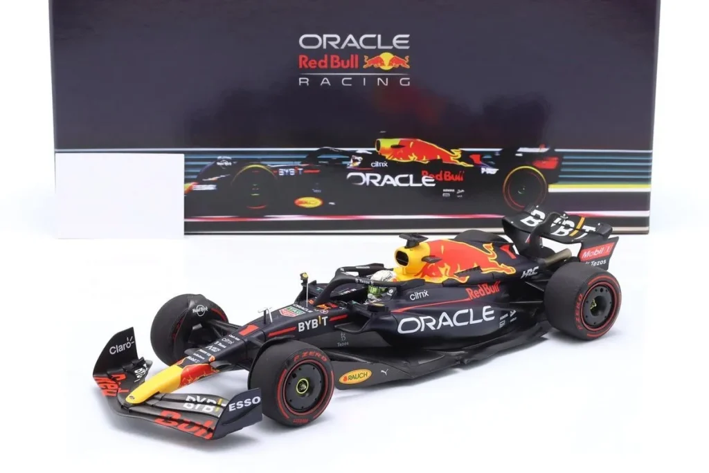 โมเดลรถ 1:18 Red Bull Racing RB18 #1 Max Verstappen ฟอร์มูล่าวัน ปี 2022 Minichamps 113222301