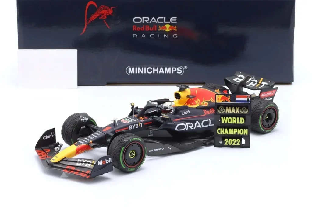 โมเดลรถ 1:18 Red Bull Racing RB19 #1 Max Verstappen ฟอร์มูล่าวัน ปี 2022 Minichamps