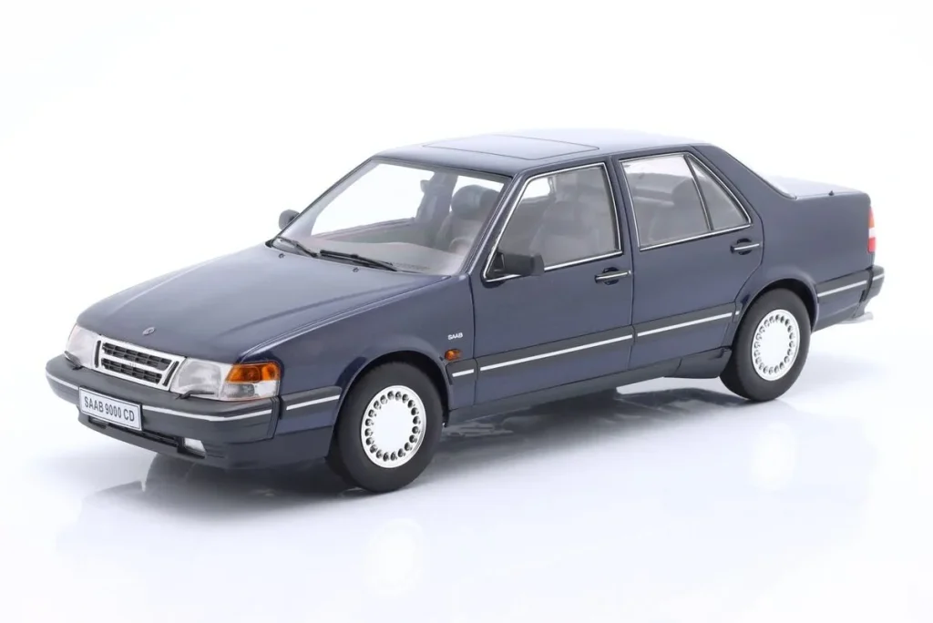 โมเดลรถ 1:18 Saab 9000 CD Turbo ปี 1990 สีน้ำเงินเข้ม Triple9