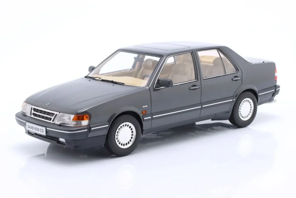โมเดลรถ 1:18 Saab 9000 CD Turbo ปี 1990 สีเทาเมทัลลิก Triple9