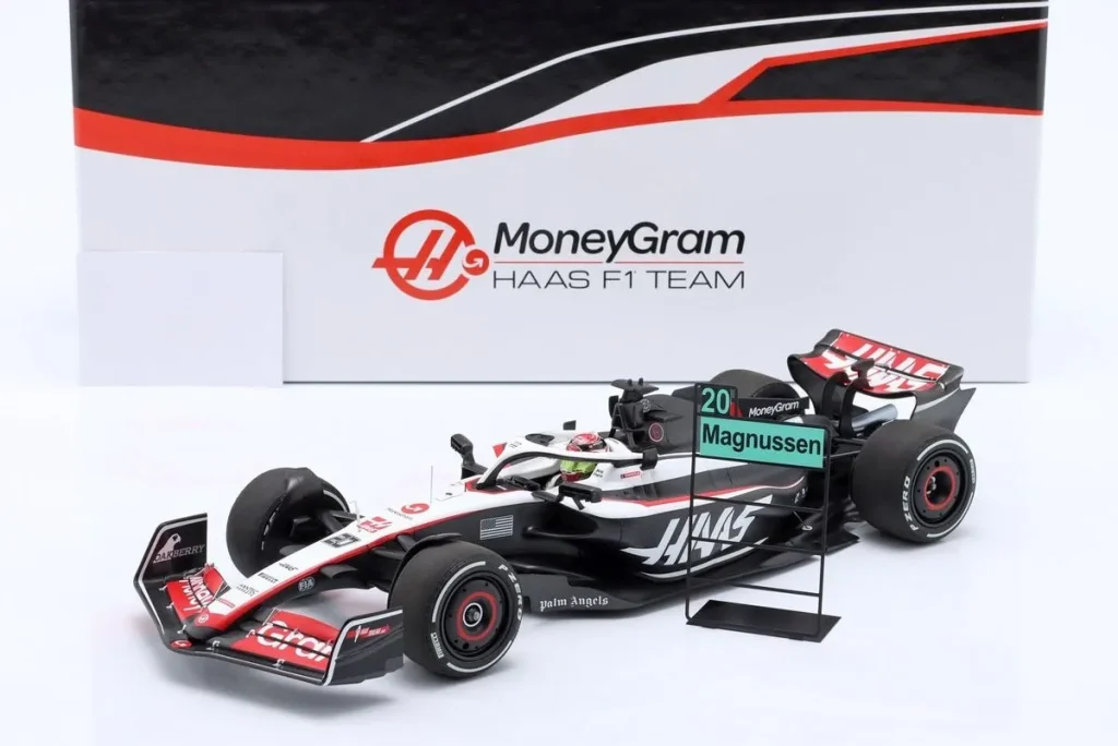 โมเดลรถ 1:18 Haas VF-23 #20 Kevin Magnussen อันดับ 10 /Erste WM-Punkte Saudi-Arabien GP ฟอร์มูล่าวัน ปี 2023 Minichamps