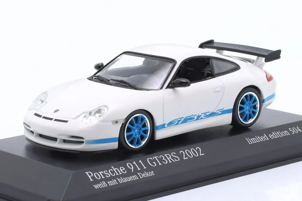 Model 1:43 Porsche 911 (996) GT3 RS year 2002 white with blue Wheels & blue Dekor Minichamps