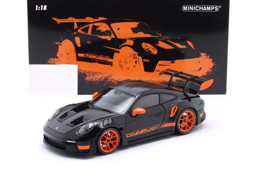 โมเดลรถ 1:18 Porsche 911 (992) GT3 RS ชุดสะสม Faszination Sportwagen ปี 2022 สีดำ พร้อม orangefarbenen ล้อ & Dekor Minichamps