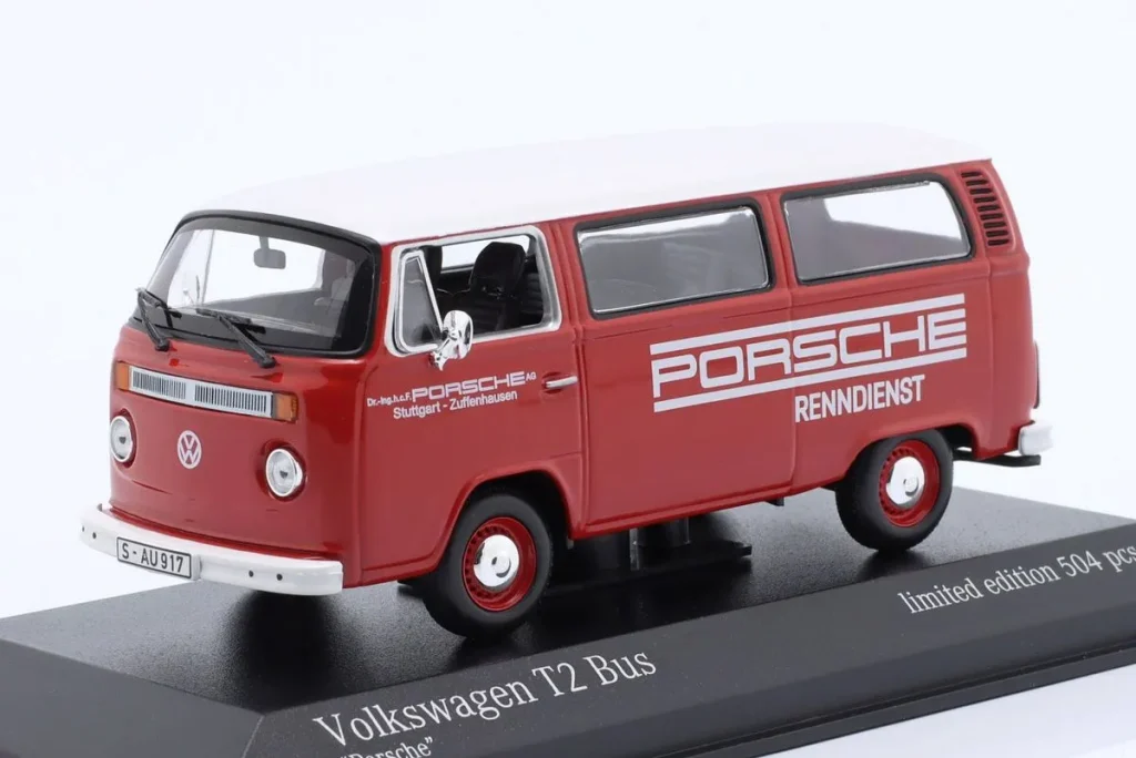 โมเดลรถ 1:43 Volkswagen VW T2 Bus “Porsche Renndienst” ปี 1972 สีแดง Minichamps