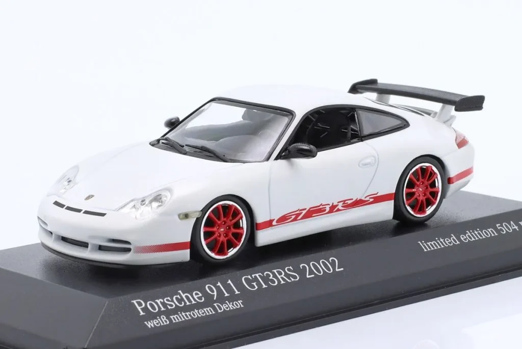 Model 1:43 Porsche 911 (996) GT3 RS year 2002 white with red Wheels & red Dekor Minichamps