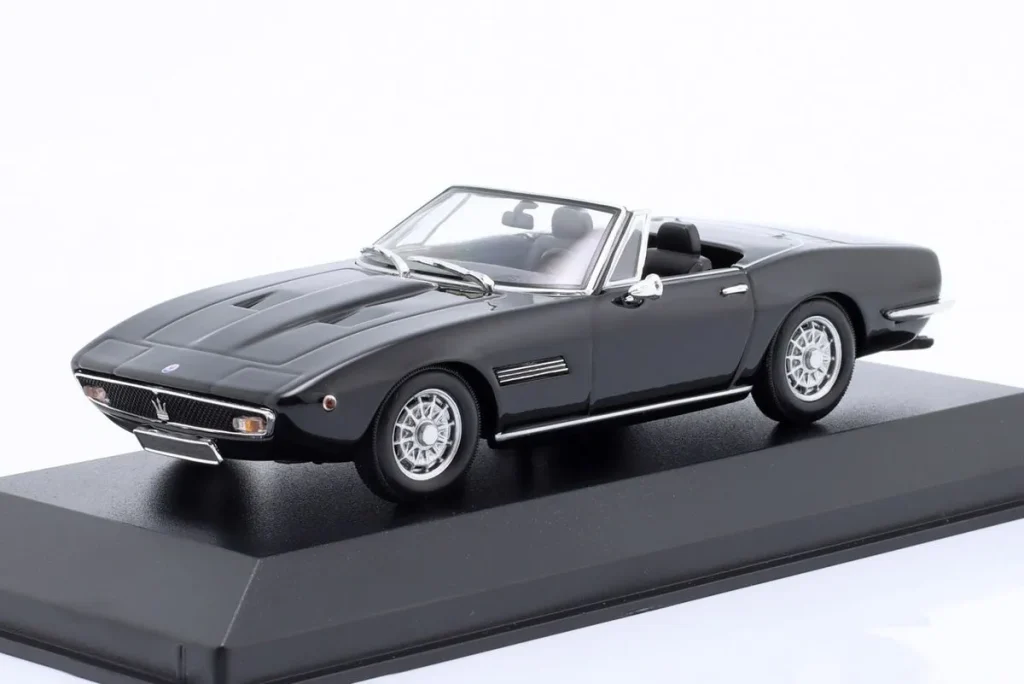 โมเดลรถ 1:43 Maserati Ghibli Spyder ปี 1969 สีดำ Minichamps