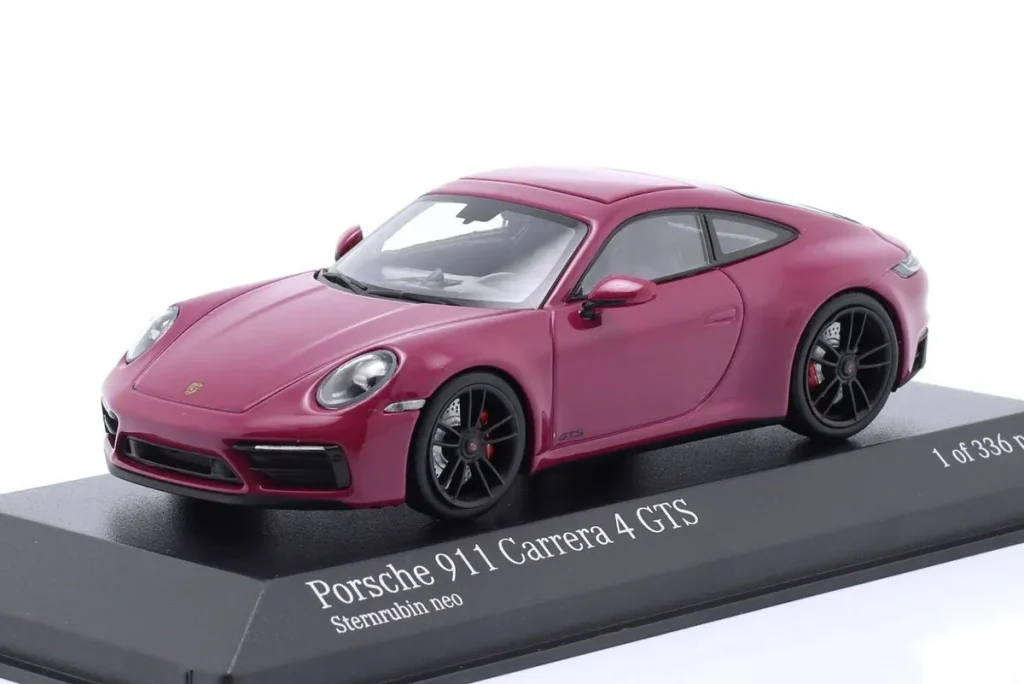 Model 1:43 Porsche 911 (992) Carrera 4 GTS year 2021 Minichamps